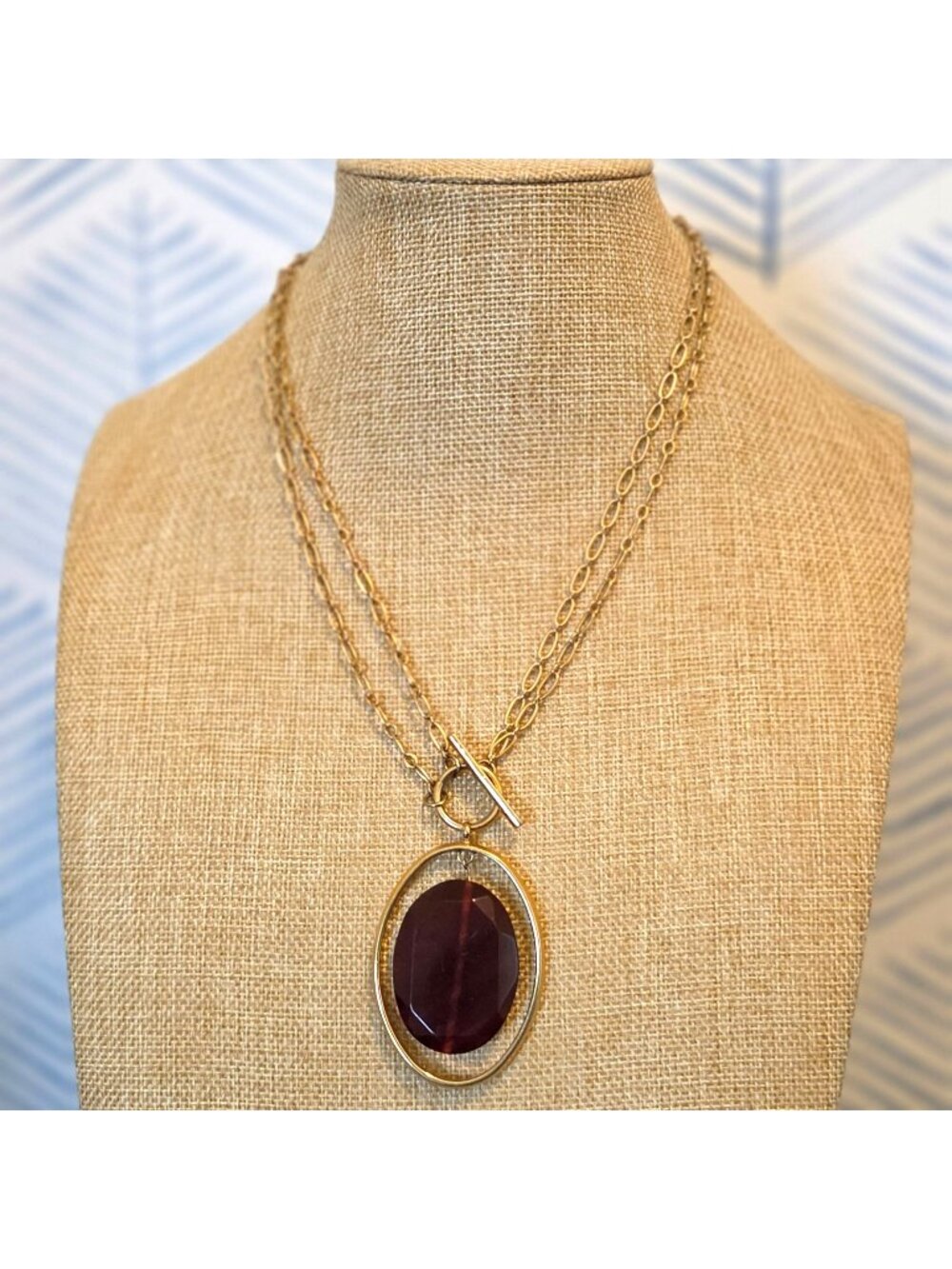 Cookie Lee Gold Tone Chain Necklace W/ Faceted Oval Pendant